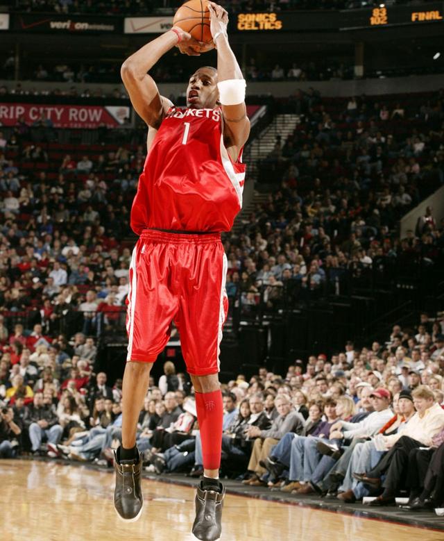 英联杯半场：维萨喜鹊处子球，卢基奇扳平，纽卡1-1富勒姆（英联杯半场：维萨喜鹊处子破门，卢基奇回敬，纽卡暂1-1富勒姆）