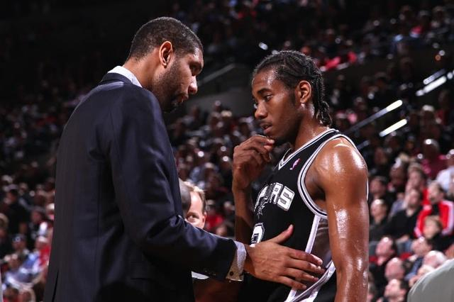 TA：在麦克拉伦执教牙买加时，他曾自掏腰包为工作人员买机票（TA：麦克拉伦执教牙买加期间曾自费为工作人员购机票）