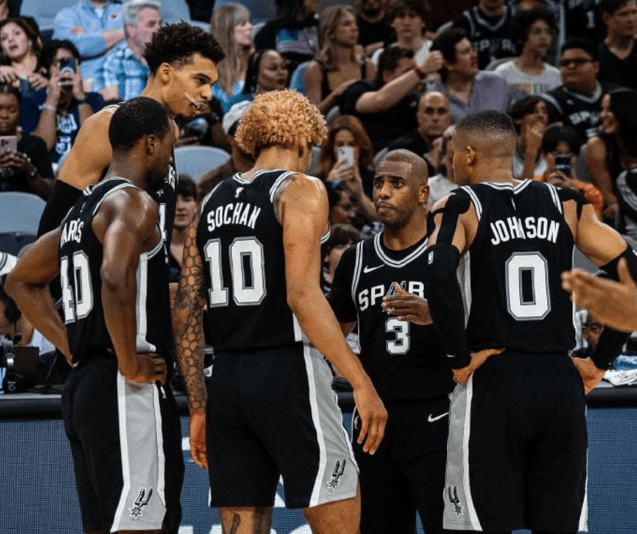 穆雷砍50+且投篮命中率超75%场次，后卫领域仅次于乔丹（单场50+且命中率75%以上的场次，穆雷在后卫中仅逊乔丹）