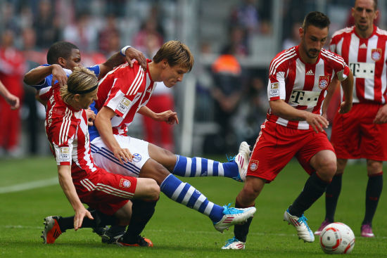 足球国足替补席贡献大，两人替补破门（国足板凳深度显威，两名替补联袂破门）