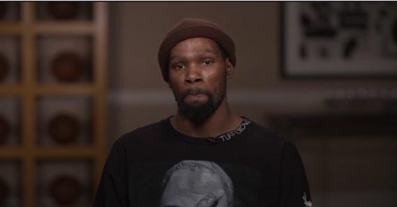 哈兰德的牺牲：曼城3-2绝杀利兹联，他全场仅1射门的背后意义（哈兰德仅1次射门仍成全曼城3-2绝杀利兹：低数据背后的牺牲与价值）