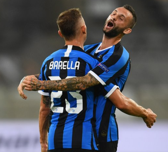 赵佳楠：我们拥有全世界最好的球迷，非常感谢大连球迷的支持（赵佳楠：大连球迷是世界最佳，感谢你们的支持）