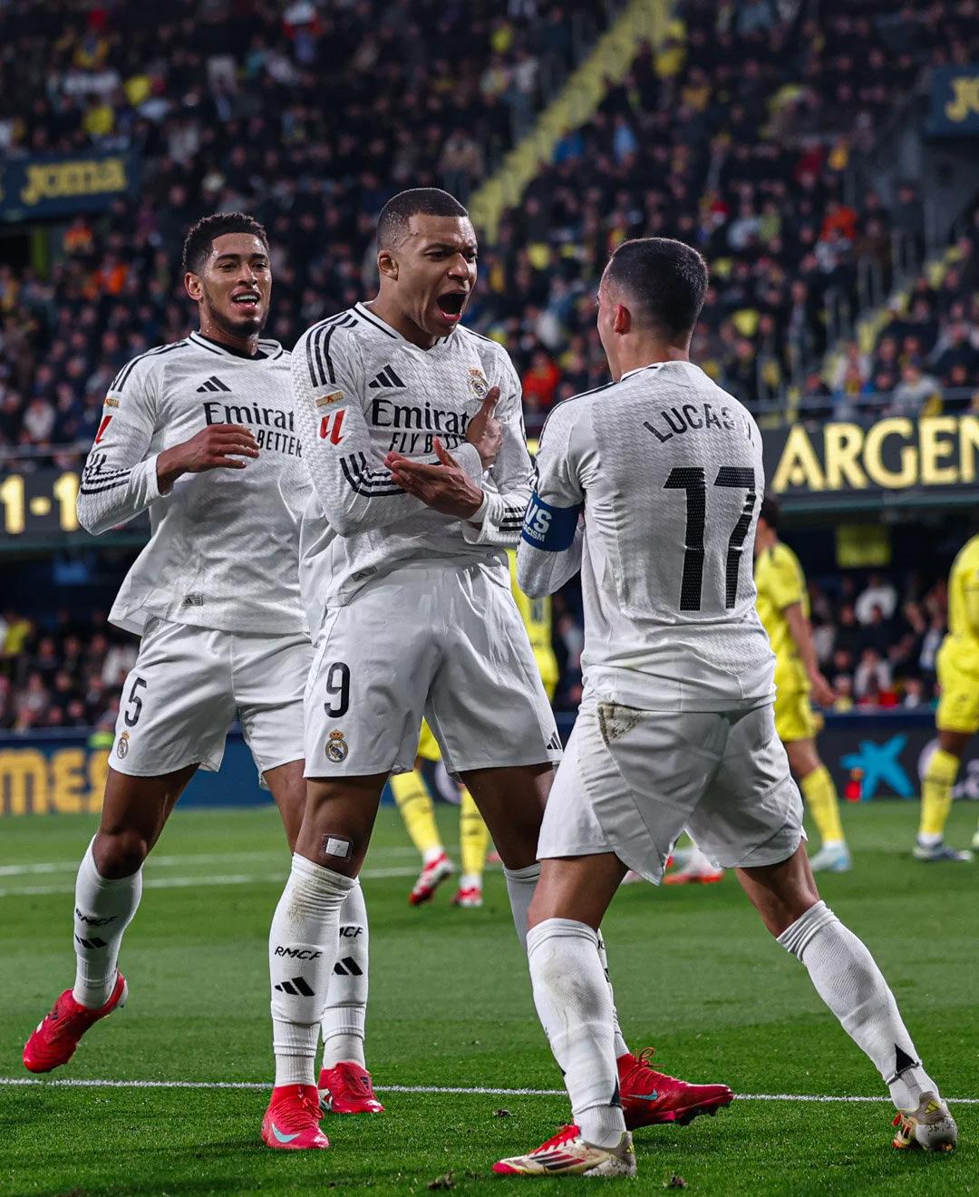 状态火热！布朗&塔克半场合砍25分撑起广厦进攻重任（手感爆棚！布朗与塔克半场联手轰下25分，扛起广厦进攻大旗）