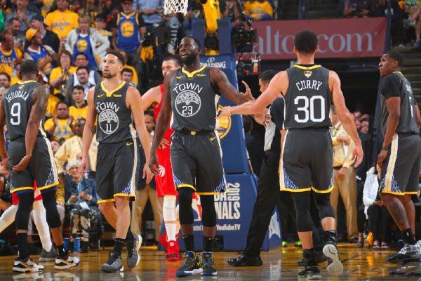 给了机会也没啥用！克内克特下半场顶替东契奇首发 3中1仅得2分（机会没把握！克内克特下半场顶替东契奇首发，3投1中仅拿2分）