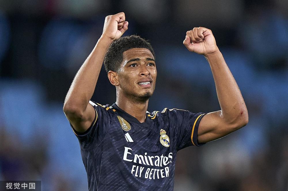 他今天的表现无可挑剔（他今天的表现堪称完美）