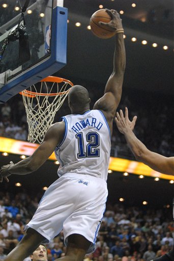 里德谈拜仁兴趣：队友会拿这事开玩笑，这不会分散我的注意力（里德回应拜仁传闻：队友常拿来开玩笑，但不影响我的专注）