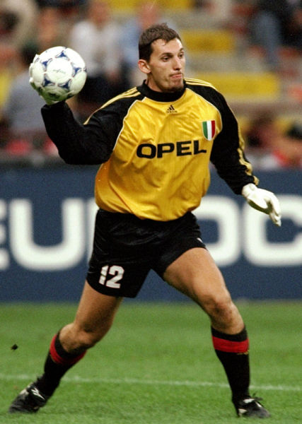 2.53米，麦克托米奈创下倒钩射门脚尖高度新的世界纪录（脚尖2.53米！麦克托米奈倒钩高度刷新世界纪录）