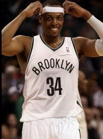 亚冠生死博弈！布里兰主场怒怼江原FC，8球神锋剑指出线（亚冠生死战：布里兰主场硬刚江原FC，8球锋霸剑指出线）