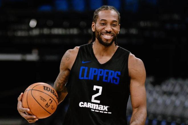 1-3爆冷输球！切尔西两连不胜陷低谷，战术漏洞暴露争冠还远？（1-3冷负！切尔西两轮不胜陷低迷，战术短板暴露，争冠前景堪忧？）