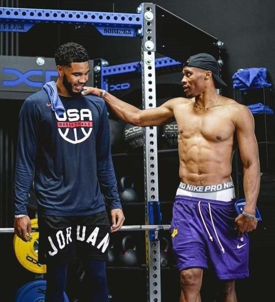 董健称球队首战CBA强队显不足，将努力提升水平（董健：首战面对CBA劲旅暴露短板，球队将全力提升实力）