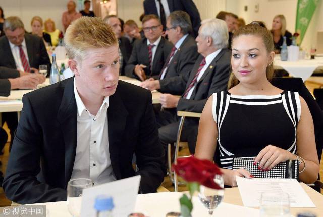 利物浦年轻中场莫顿：里昂中场引援的主要目标（里昂锁定利物浦新星莫顿，列为中场引援头号目标）