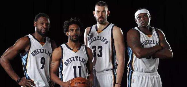 图片报：拜仁17岁小将吉布森因违反规定被送回母队翁特哈兴（德媒：拜仁17岁小将吉布森因违纪被遣返回母队翁特哈兴）